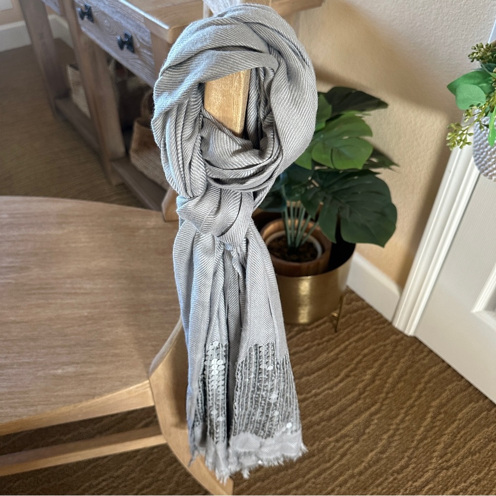 NWT Banana Republic 100% Rayon Sequin Scarf